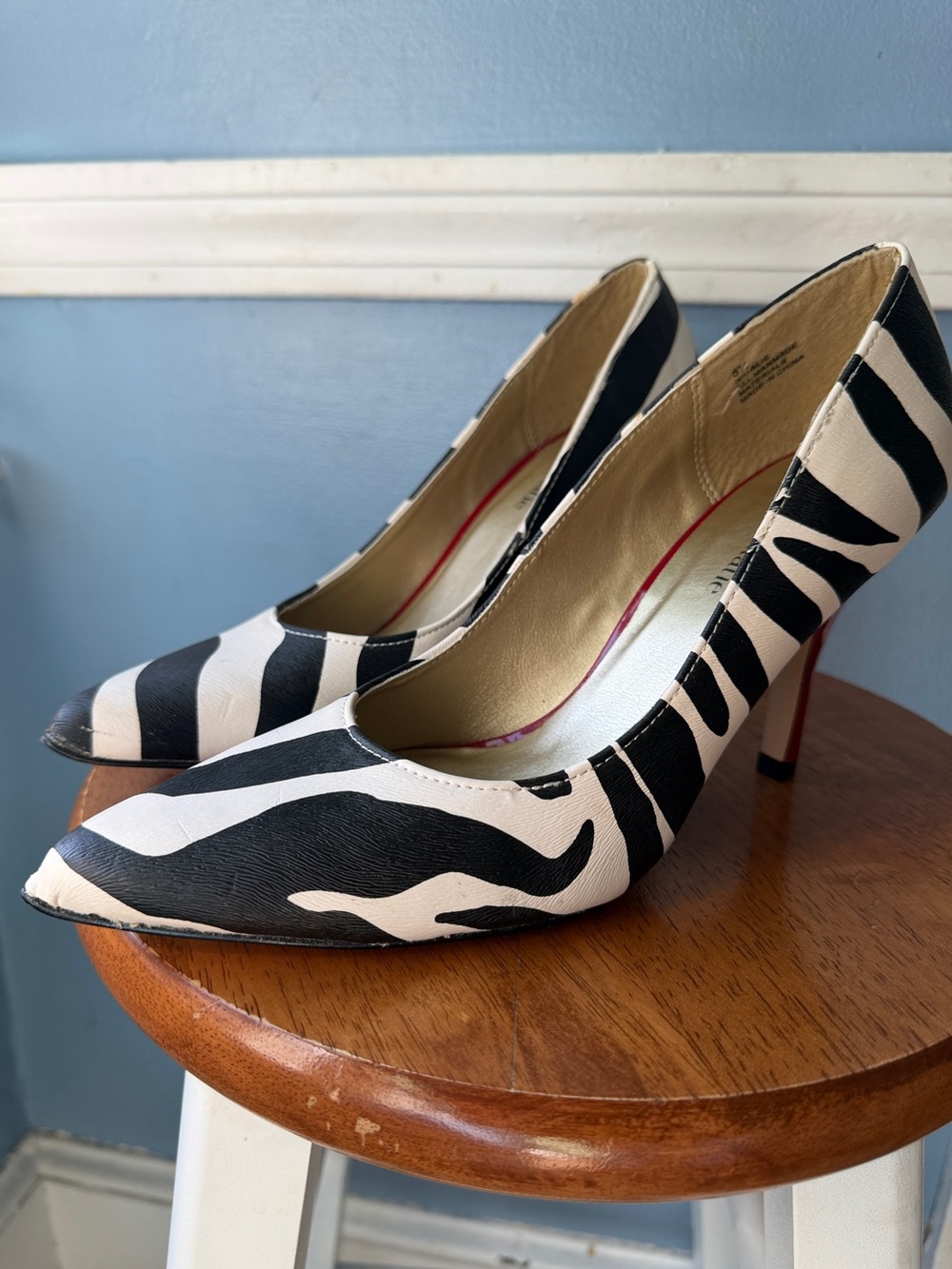 Kelly & Katie Black and White Zebra Print Pointed Toe Heels